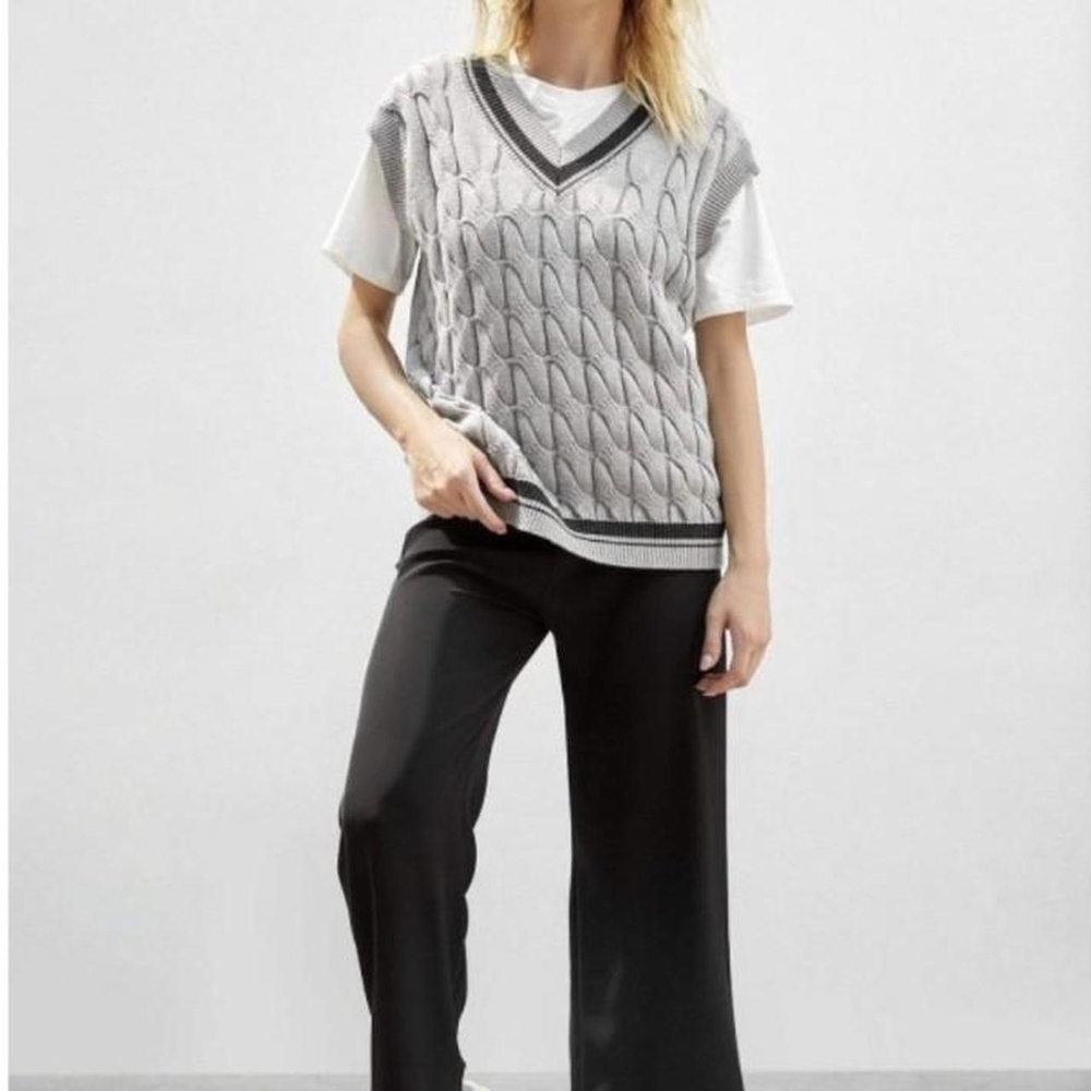 J.ING Oversized Gray Sweater Vest